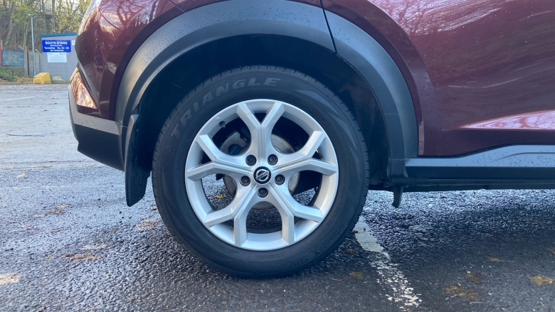 Nissan Juke 1.0 DiG-T 114 N-Connecta 5dr Petrol Hatchback